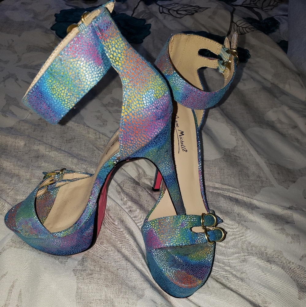 Anne Michelle MultiColor Heels